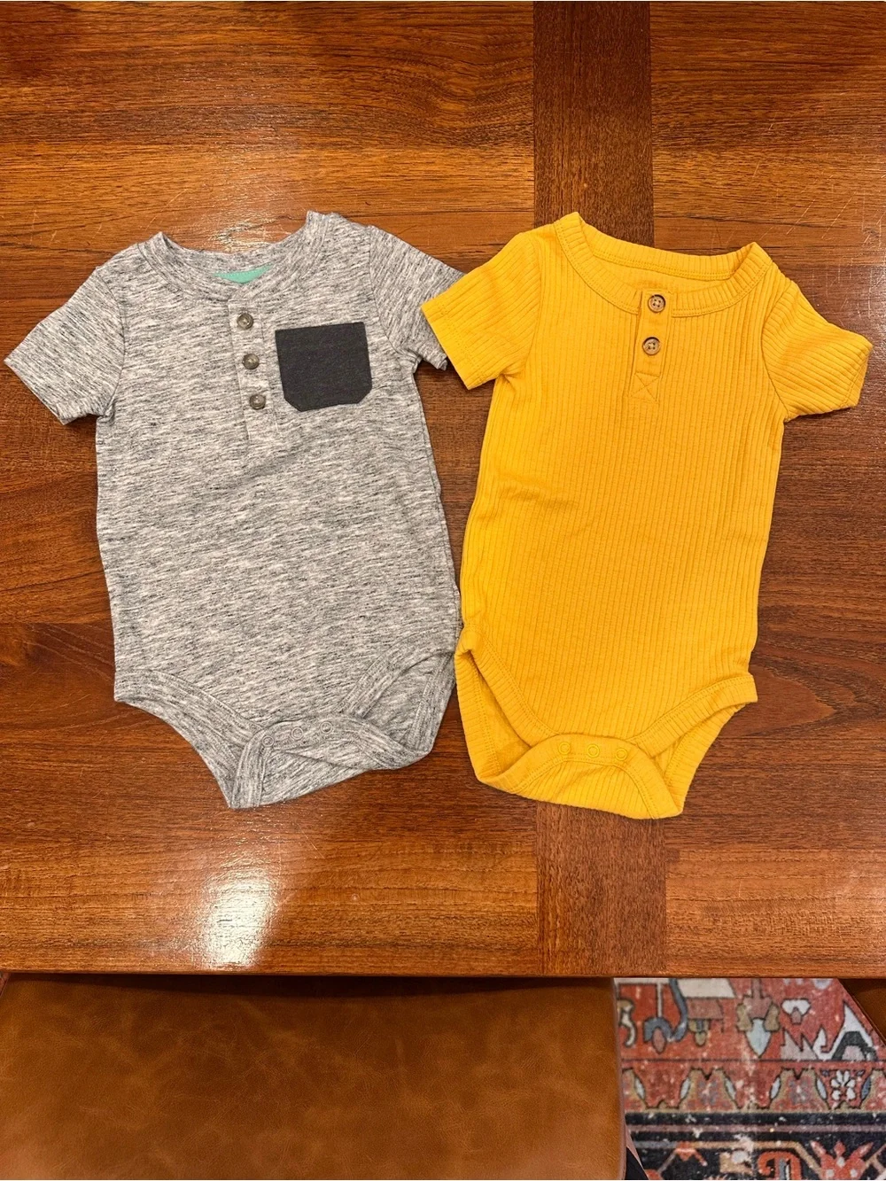 EUC/New Bundle of Baby Boys Onesies and Top, 3-6 Months, Set of 7